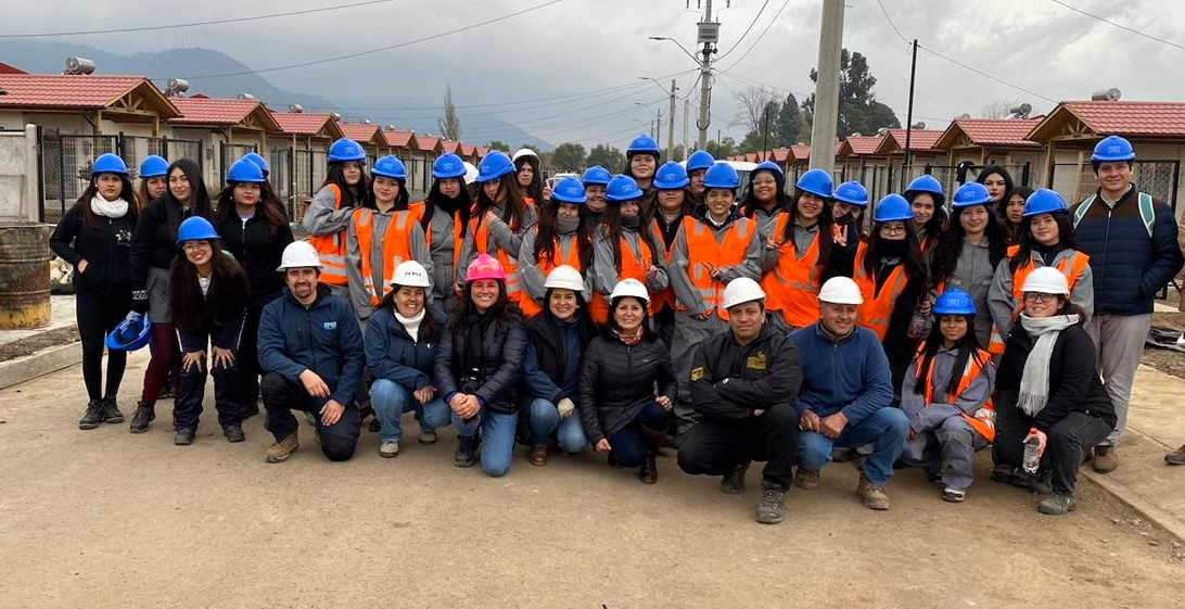 alumnas Liceos Técnicos Visita Obras de empresa socia