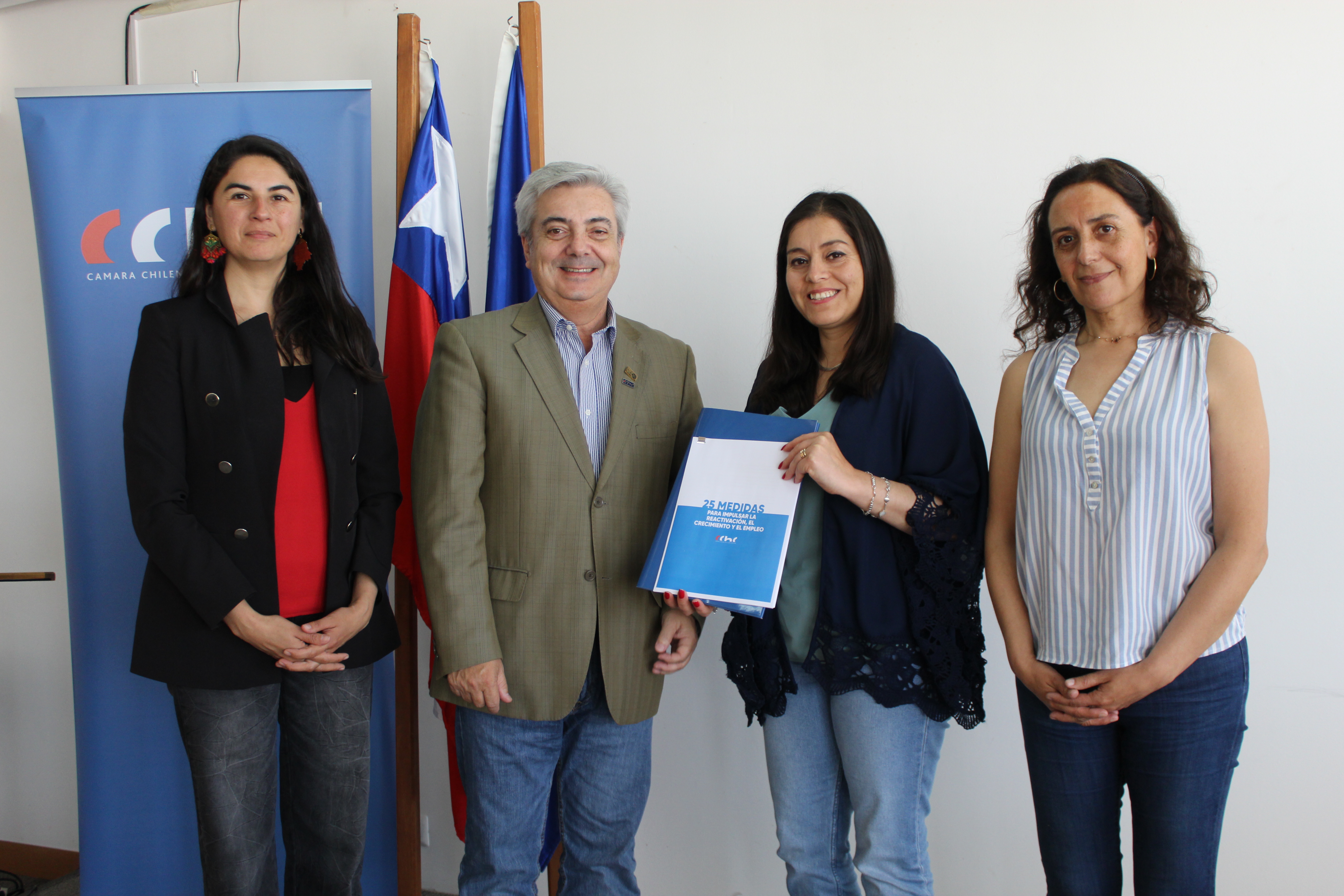 
La CChC Los Ángeles presenta a la diputada Karen Medina las medidas para la reactivación económica, empleo y acceso a vivienda
