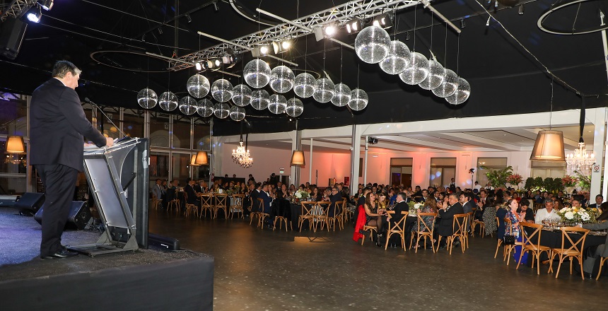 Empresarios, líderes gremiales, autoridades regionales y comunales, junto a distinguidos socios y socias de la CChC, participando en la Cena Anual de Socios y Socias CChC Valparaíso 2023