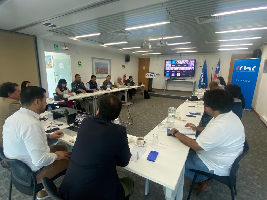 Héctor Hidalgo, presidente del Comité de Especialidades, junto al Comité Ampliado de Especialidades octubre 2023 en la sede de la CChC Tarapacá