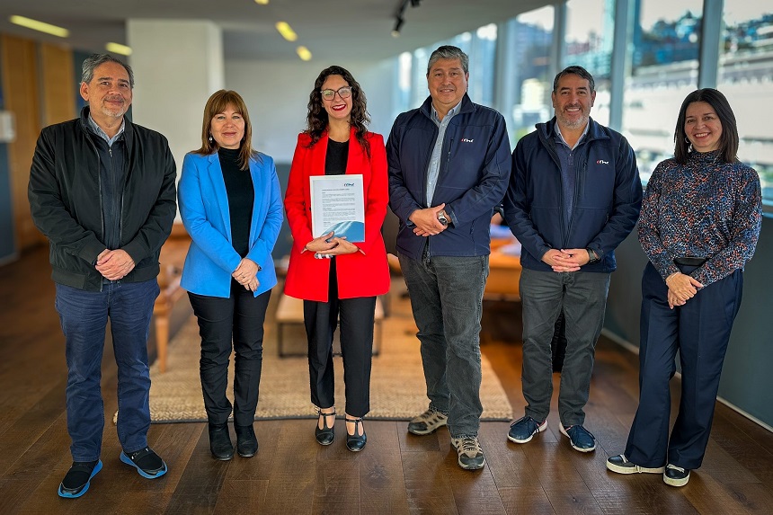 Mesa Directiva de la CChC Valparaíso, encabezada por Gabriel Benavente Font de la Vall, en reunión con la seremi de Gobierno, María Fernanda Moraga