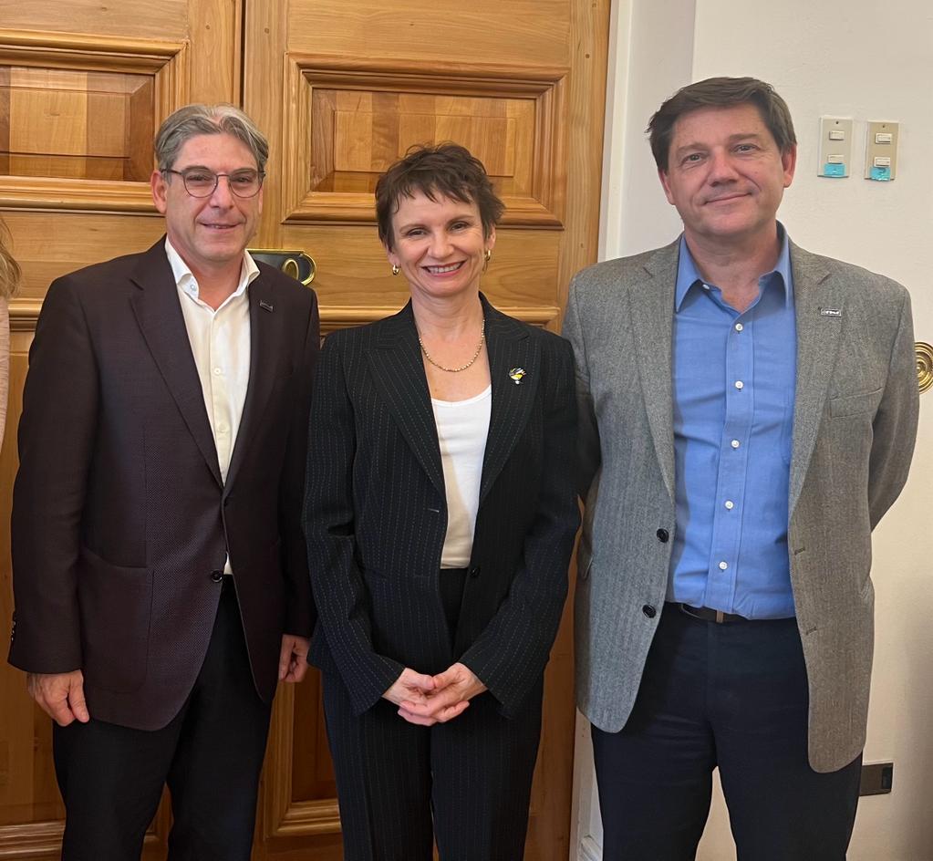 Luis Felipe Braithwaite, presidente de la CChC Araucanía, en reunión en La Moneda con la ministra del Interior, Carolina Tohá