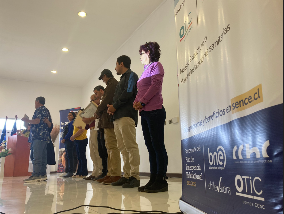 Ariqueños se certifican en construcción gracias a Becas Laborales del Sence y OTIC CChC

