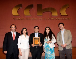 CChC-Puerto-Montt-obtuvo-Premio-Trabajo-Gremial-2013..jpg